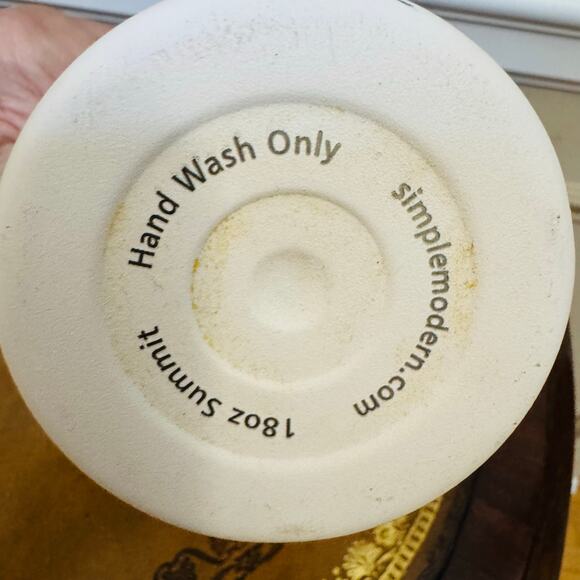 Simple Modern Summit Stainless Steel Reusable Geometric Water Bottle 18 oz. - Picture 4 of 6